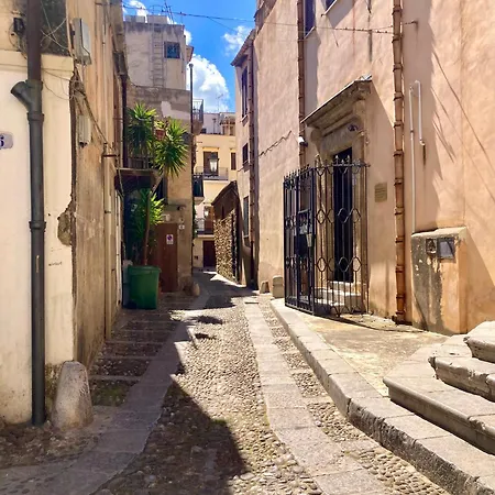 Falco Casa de Férias Carini
