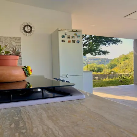 Falco * קאריני