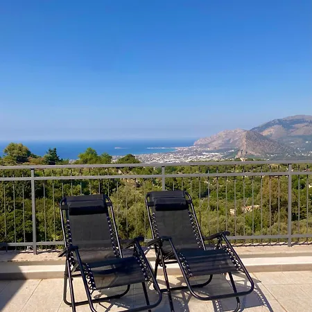 Falco בית נופש קאריני