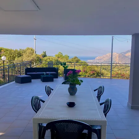 בית נופש Falco *