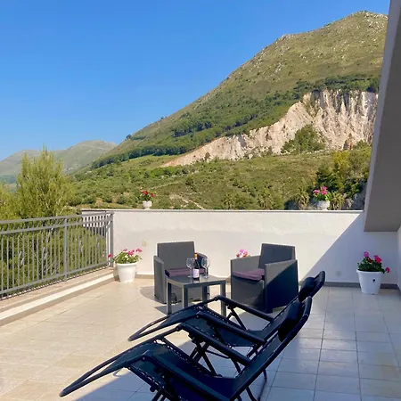 בית נופש Falco *